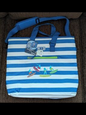 RIO Deluxe Insulated Tote Bag
Dimensions: 20" x 6" x 17.25"